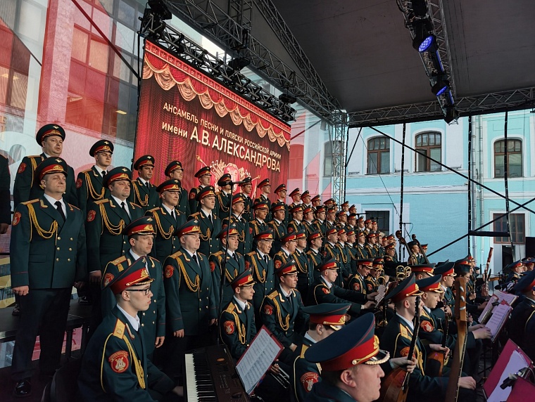 Академический ансамбль песни и пляски Российской Армии имени А. В. Александрова. Фото: официальный паблик vk.ru/redarmychorus1928