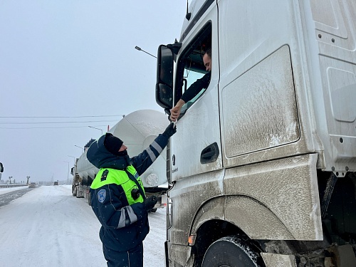 Сотрудники Госавтоинспекции в праздники усилят контроль на тюменских трассах