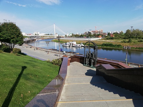 Учебники, шезлонги, катки: студенческие места в Тюмени