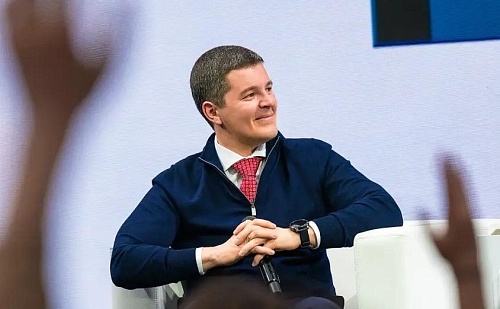 Губернатор ЯНАО Дмитрий Артюхов поучаствовал в предварительном электронном голосовании ЕР